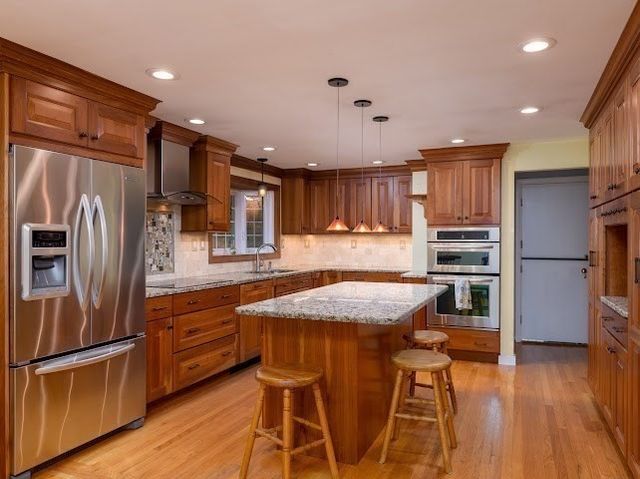 35 Vista Dr, Shrewsbury, MA 01545