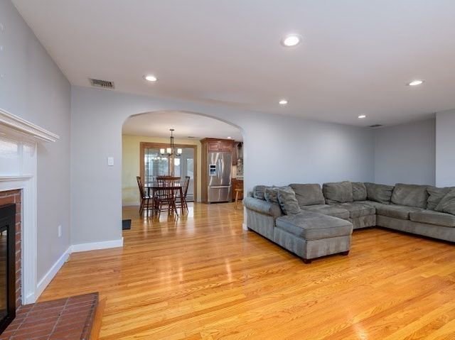 35 Vista Dr, Shrewsbury, MA 01545