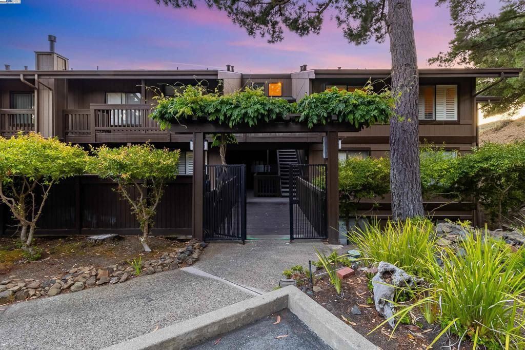 3387 Brittan Ave 9, San Carlos, CA 94070