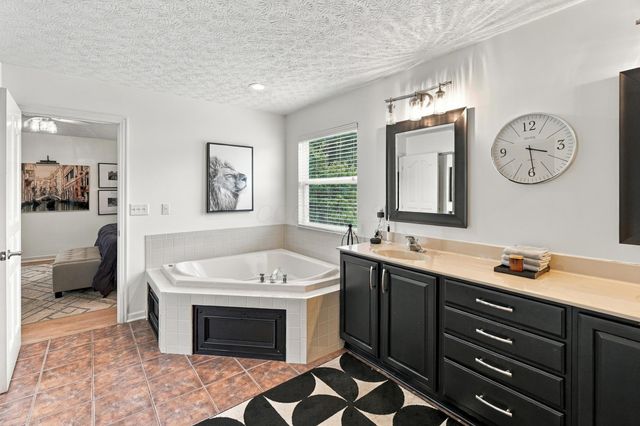 6489 Hermitage Drive, Westerville, OH 43082