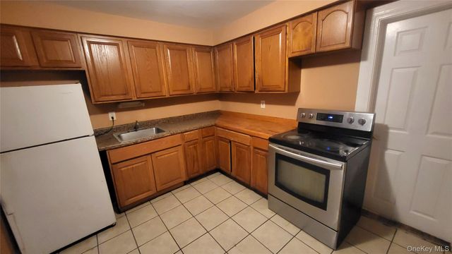 92 Academy Street, Poughkeepsie, NY 12601