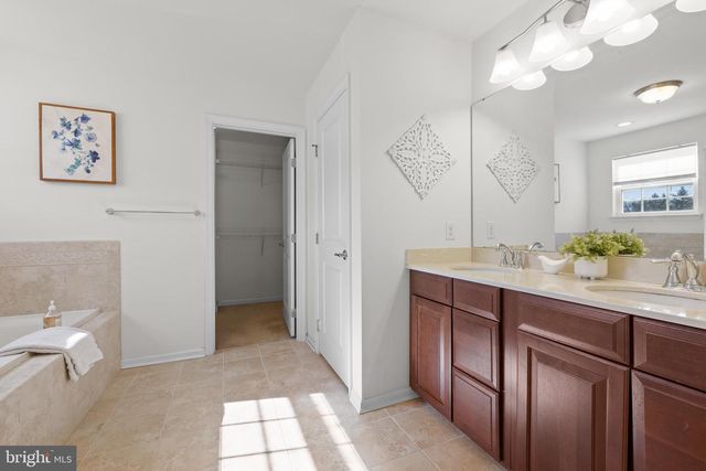 545 DELAWARE DR, Sellersville, PA 18960