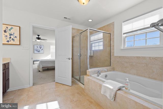 545 DELAWARE DR, Sellersville, PA 18960