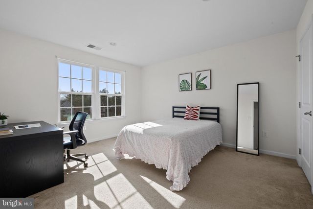 545 DELAWARE DR, Sellersville, PA 18960