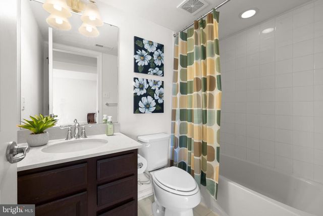 545 DELAWARE DR, Sellersville, PA 18960