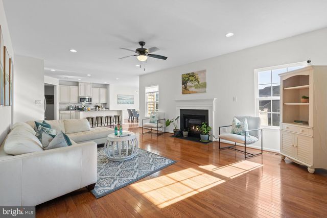 545 DELAWARE DR, Sellersville, PA 18960