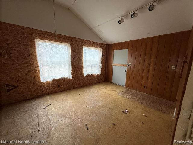 269 W M-61, Gladwin, MI 48624