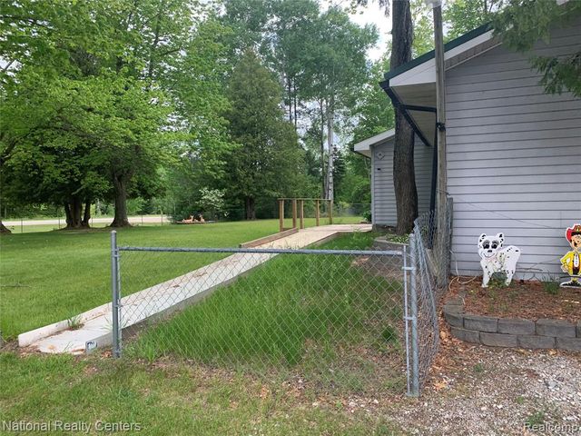 269 W M-61, Gladwin, MI 48624