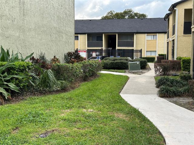 946 LAKE DESTINY ROAD D, Altamonte Springs, FL 32714
