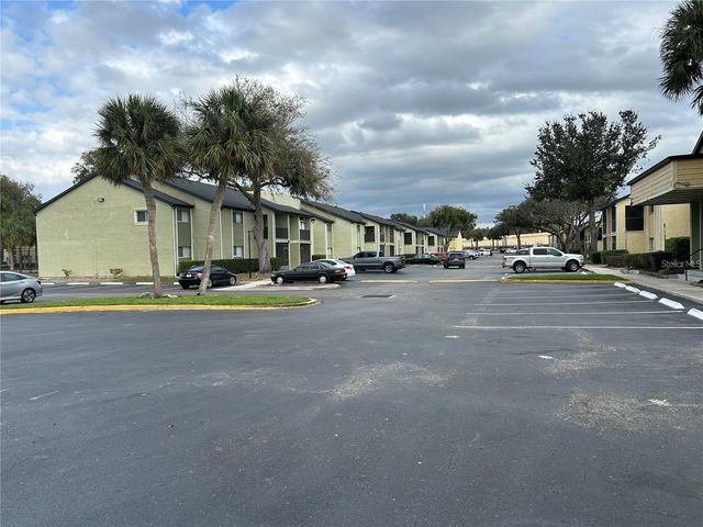 946 LAKE DESTINY ROAD D, Altamonte Springs, FL 32714