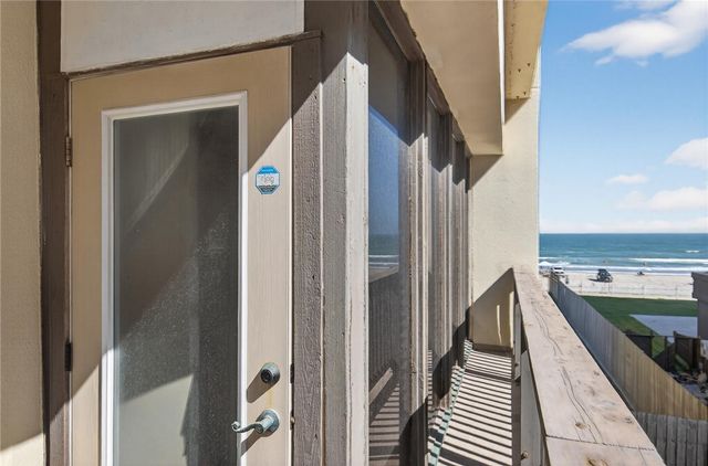 15002 WINDWARD Dr 207, Corpus Christi, TX 78418