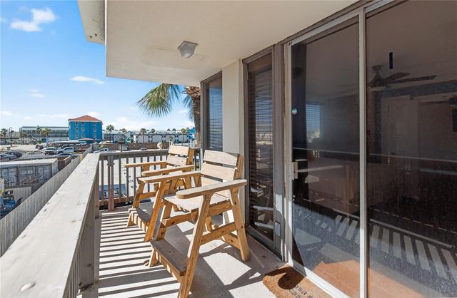 15002 WINDWARD Dr 207, Corpus Christi, TX 78418