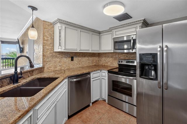 15002 WINDWARD Dr 207, Corpus Christi, TX 78418