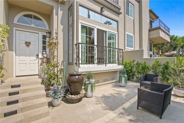 19355 Maidstone, Huntington Beach, CA 92648