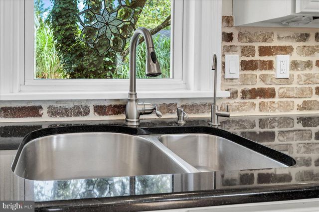 1404 RIVERVIEW AVE, Wilmington, DE 19806