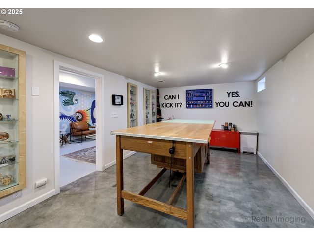 903 Ne 127TH Ave, Portland, OR 97230