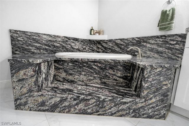 2480 16th ST NE, Naples, FL 34120