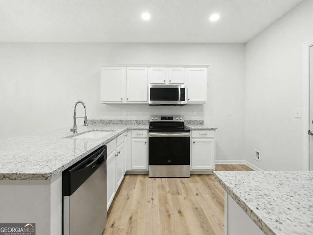 174 Madeline Court, Mcdonough, GA 30253