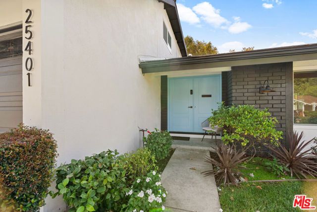 25401 Champlain Road, Laguna Hills, CA 92653