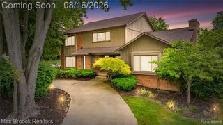 3846 Spanish Oaks Drive, West Bloomfield, MI 48323