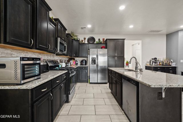 212 S MANZANITA Drive, El Paso, TX 79928