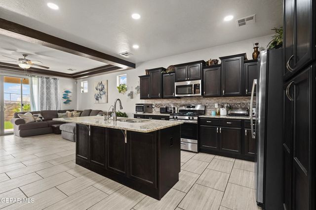 212 S MANZANITA Drive, El Paso, TX 79928