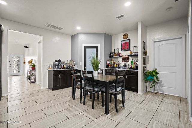 212 S MANZANITA Drive, El Paso, TX 79928