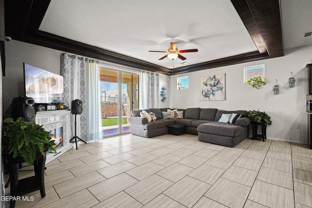 212 S MANZANITA Drive, El Paso, TX 79928