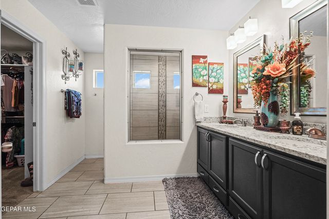 212 S MANZANITA Drive, El Paso, TX 79928