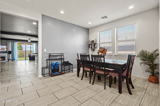 212 S MANZANITA Drive, El Paso, TX 79928