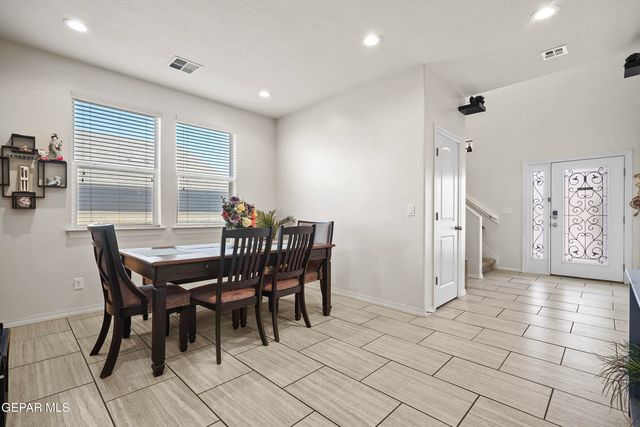 212 S MANZANITA Drive, El Paso, TX 79928