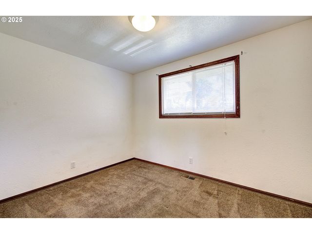 6100 Ne 55TH Cir, Vancouver, WA 98661