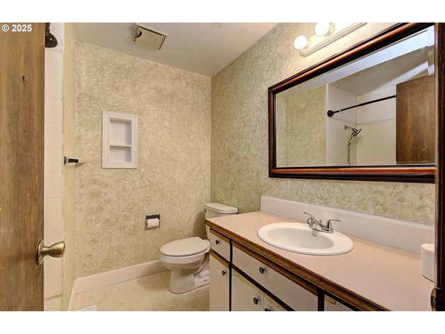 6100 Ne 55TH Cir, Vancouver, WA 98661