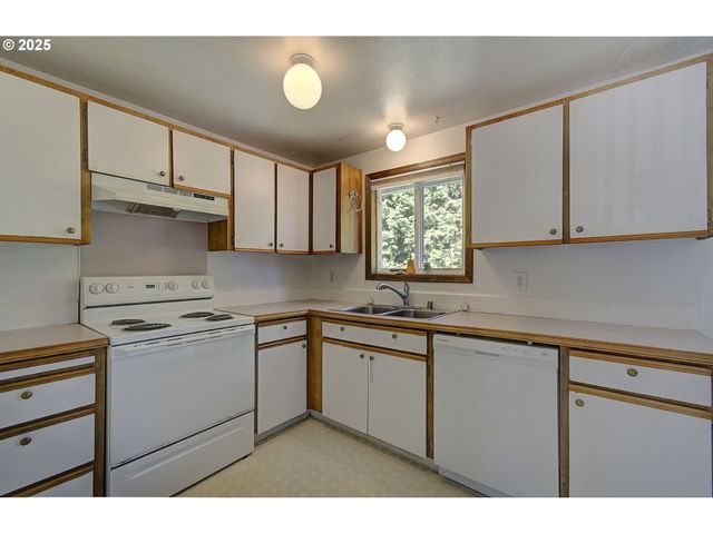 6100 Ne 55TH Cir, Vancouver, WA 98661