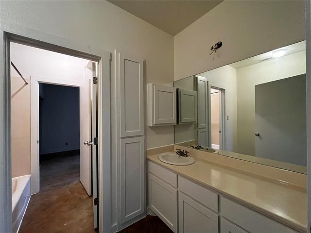 509 N Cuernavaca DR B, Austin, TX 78733