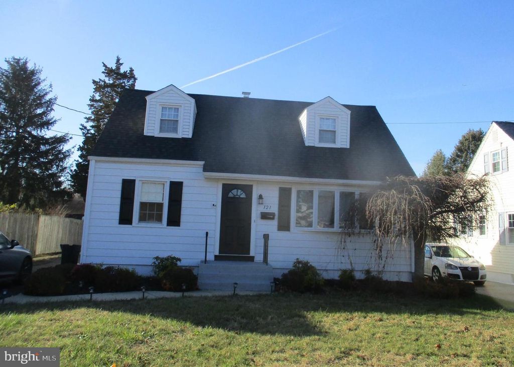 121 HOOVER AVE, Hamilton, NJ 08619