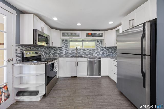 43 Deering Lane, Naugatuck, CT 06770