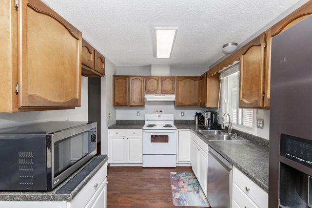 2925 14th Avenue S, Moorhead, MN 56560