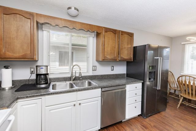 2925 14th Avenue S, Moorhead, MN 56560