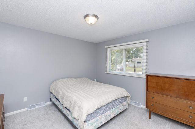 2925 14th Avenue S, Moorhead, MN 56560