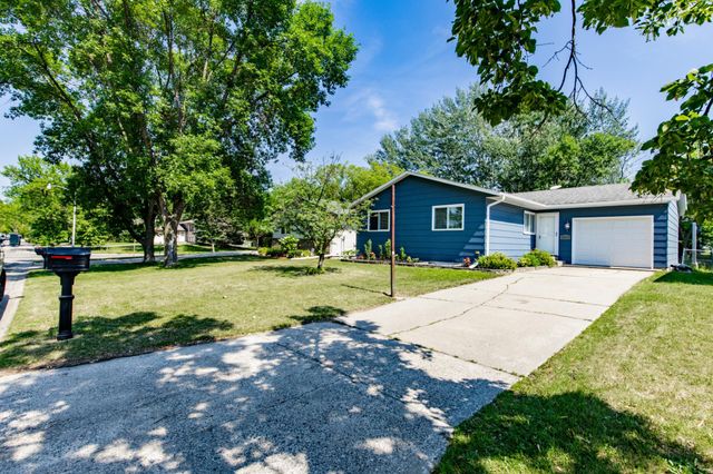 2925 14th Avenue S, Moorhead, MN 56560