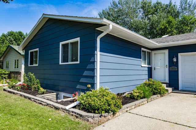 2925 14th Avenue S, Moorhead, MN 56560