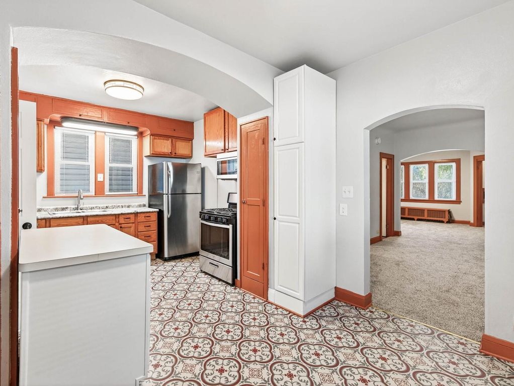 694 Desoto Street, Saint Paul, MN 55130