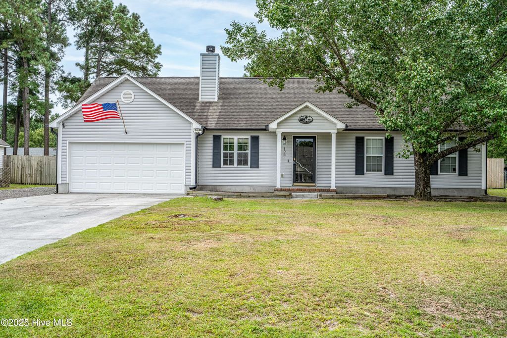 108 Quail Creek Drive, Hubert, NC 28539