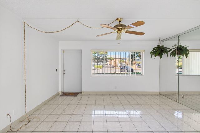 555 Purdy Lane 116, Palm Springs, FL 33461