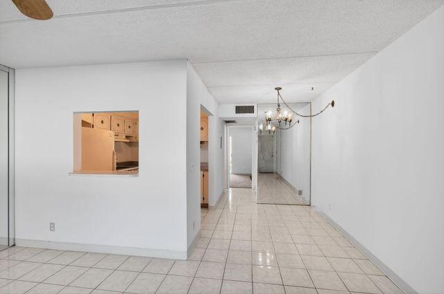 555 Purdy Lane 116, Palm Springs, FL 33461