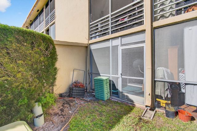 555 Purdy Lane 116, Palm Springs, FL 33461