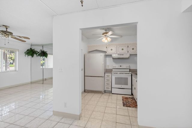 555 Purdy Lane 116, Palm Springs, FL 33461