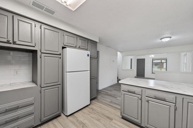1621 S Waco, Wichita, KS 67213