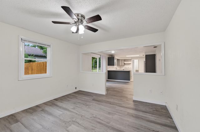 1621 S Waco, Wichita, KS 67213